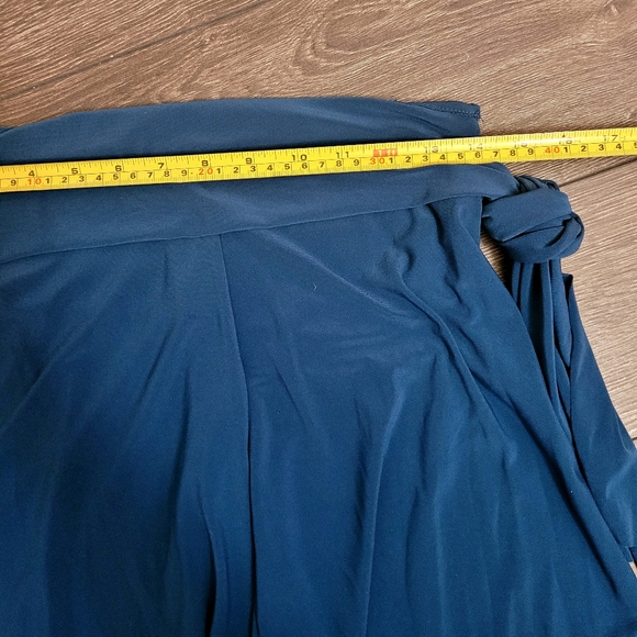 Dark Teal Capri Pants - Picture 3 of 5